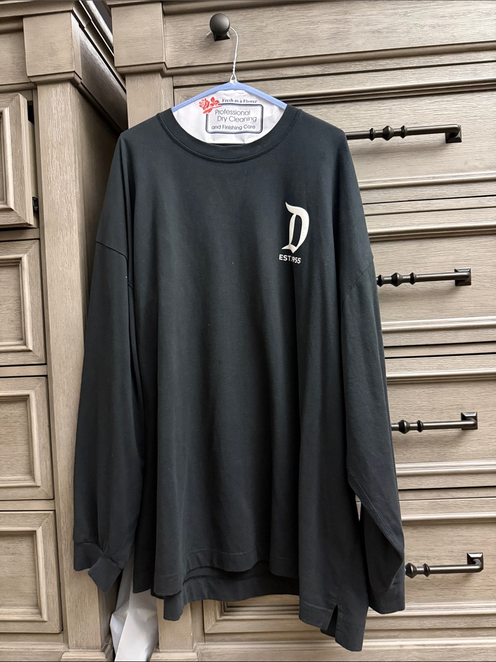 Black Long-Sleeve Men's Logo Crewneck Shirt